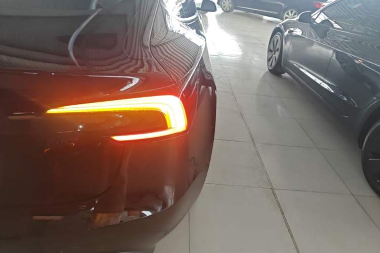 Used Tesla Model 3 2023 Rear-Wheel-Drive Version Right Rear Taillight