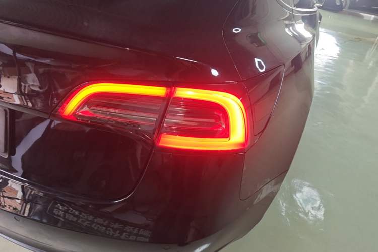 Used Tesla Model 3 2023 Rear-Wheel-Drive Version Right Rear Taillight
