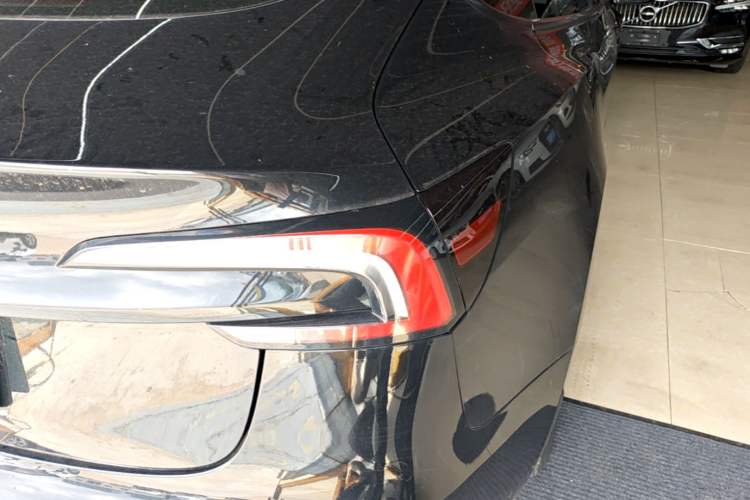 Used Tesla Model 3 2023 Rear-Wheel-Drive Version Right Rear Taillight