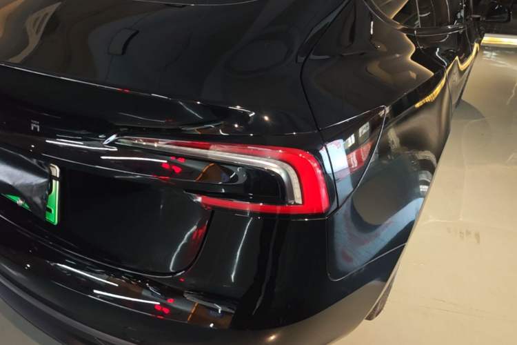 Used Tesla Model 3 2023 Long-Range All-Wheel-Drive Version Right Rear Taillight