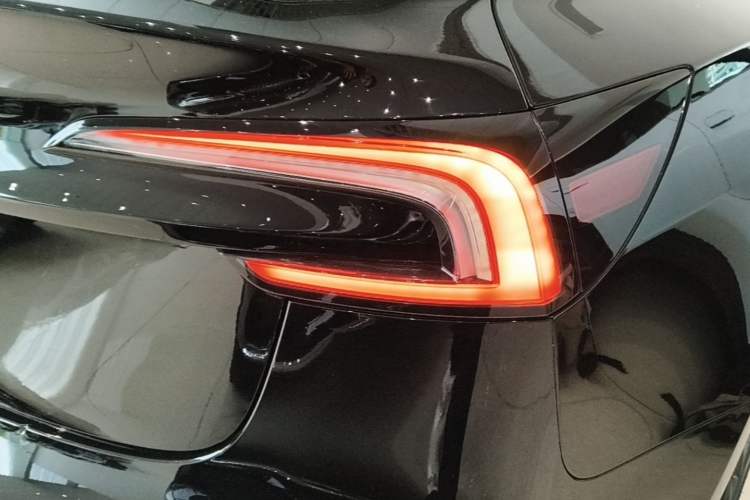 Used Tesla Model 3 2023 Rear-Wheel-Drive Version Right Rear Taillight