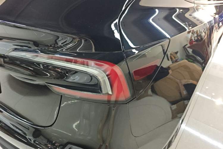 Used Tesla Model 3 2023 Long-Range All-Wheel-Drive Version Right Rear Taillight