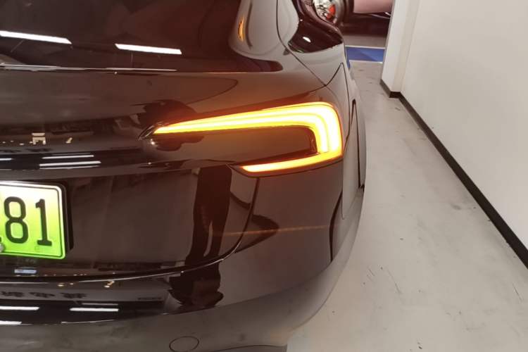 Used Tesla Model 3 2023 Rear-Wheel-Drive Version Right Rear Taillight