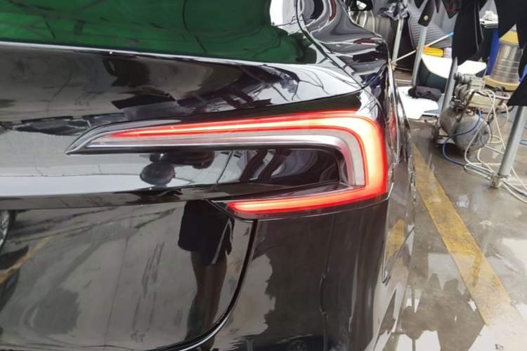 Used Tesla Model 3 2023 Rear-Wheel-Drive Version Right Rear Taillight