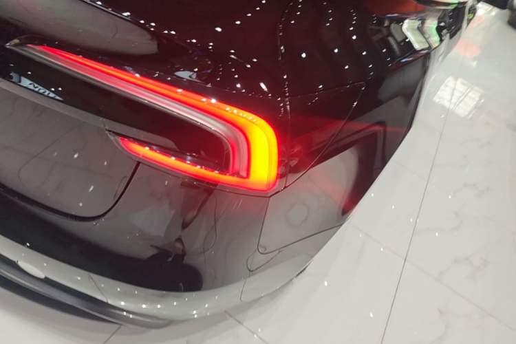 Used Tesla Model 3 2023 Rear-Wheel-Drive Version Right Rear Taillight