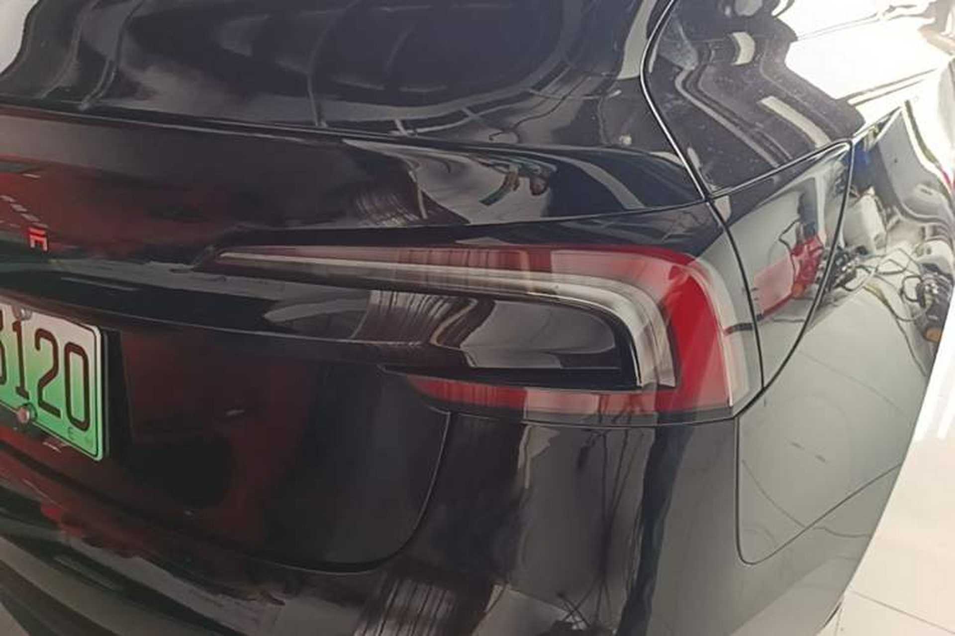 Used Tesla Model 3 2023 Long-Range All-Wheel-Drive Version Right Rear Taillight
