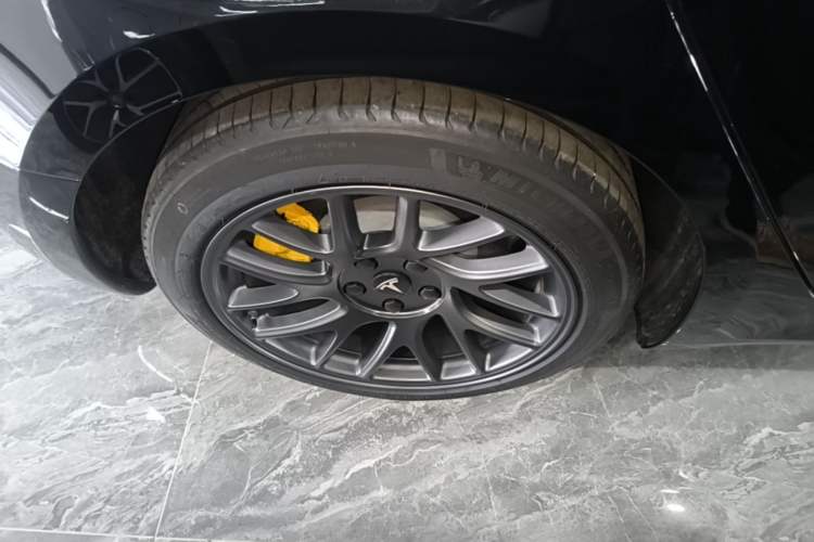 Used Tesla Model 3 2023 Rear-Wheel-Drive Version Right Rear Wheel Hub
