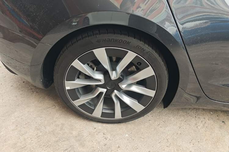 Used Tesla Model 3 2023 Long-Range All-Wheel-Drive Version Right Rear Wheel Hub