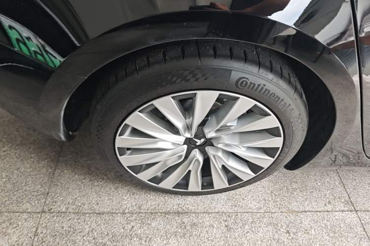 Used Tesla Model 3 2023 Rear-Wheel-Drive Version Right Rear Wheel Hub