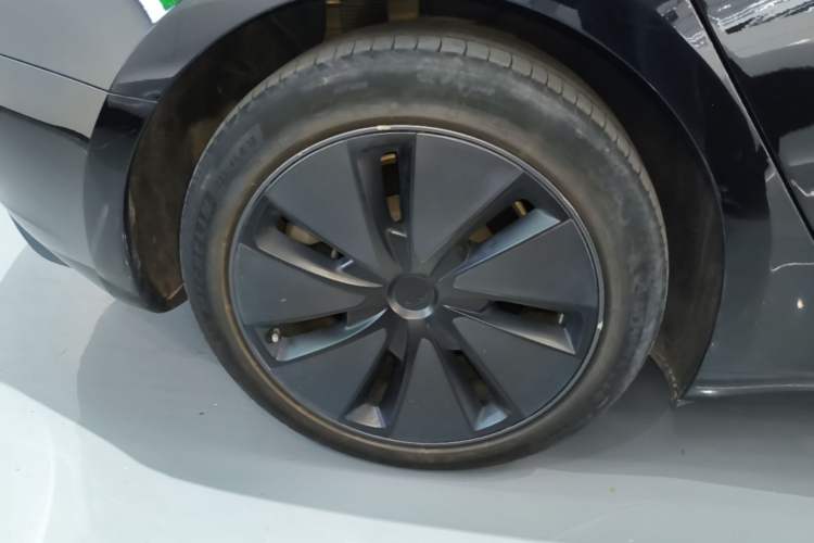 Used Tesla Model 3 2023 Rear-Wheel-Drive Version Right Rear Wheel Hub