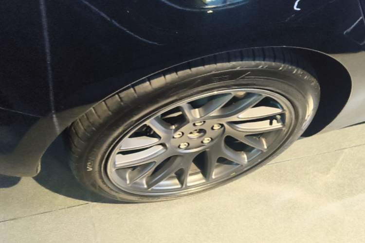Used Tesla Model 3 2023 Rear-Wheel-Drive Version Right Rear Wheel Hub