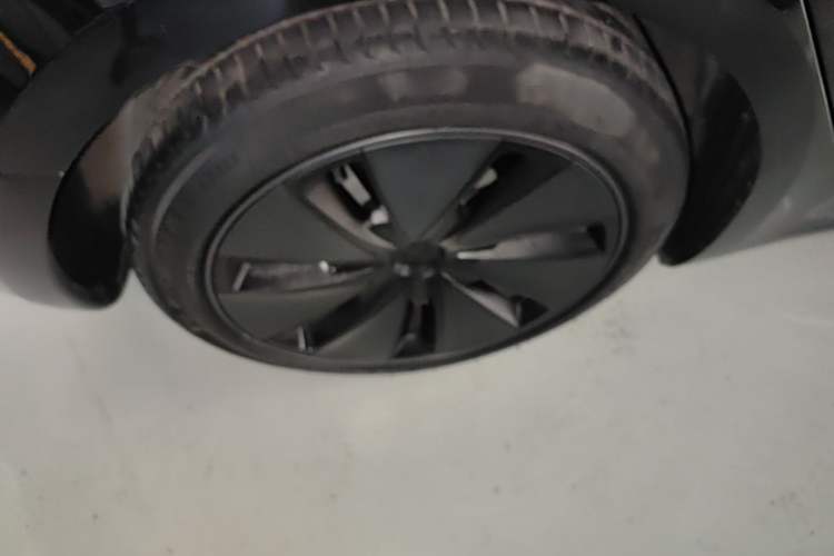 Used Tesla Model 3 2023 Rear-Wheel-Drive Version Right Rear Wheel Hub