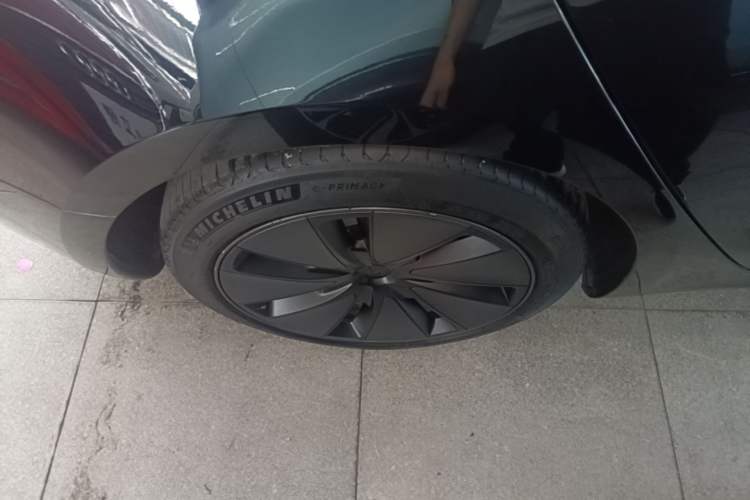 Used Tesla Model 3 2023 Rear-Wheel-Drive Version Right Rear Wheel Hub