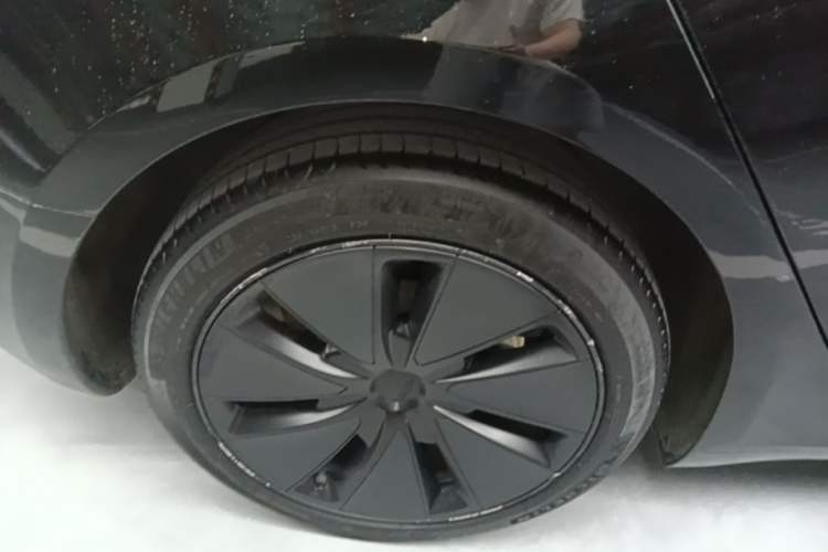 Used Tesla Model 3 2023 Rear-Wheel-Drive Version Right Rear Wheel Hub