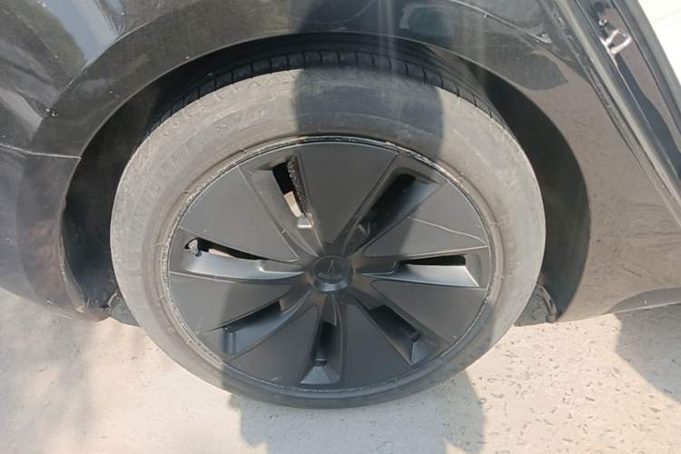 Used Tesla Model 3 2023 Rear-Wheel-Drive Version Right Rear Wheel Hub