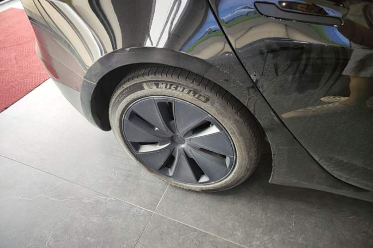 Used Tesla Model 3 2023 Rear-Wheel-Drive Version Right Rear Wheel Hub