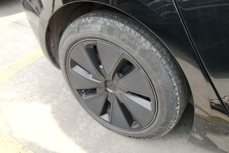 Used Tesla Model 3 2023 Rear-Wheel-Drive Version Right Rear Wheel Hub