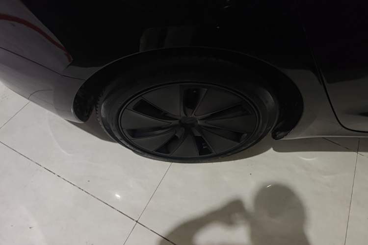 Used Tesla Model 3 2023 Rear-Wheel-Drive Version Right Rear Wheel Hub