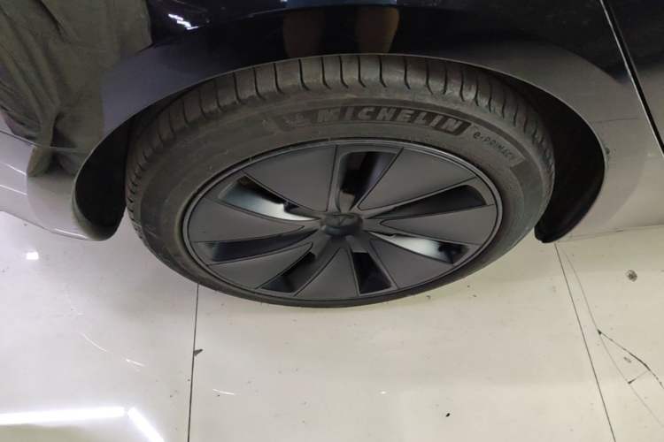 Used Tesla Model 3 2023 Rear-Wheel-Drive Version Right Rear Wheel Hub