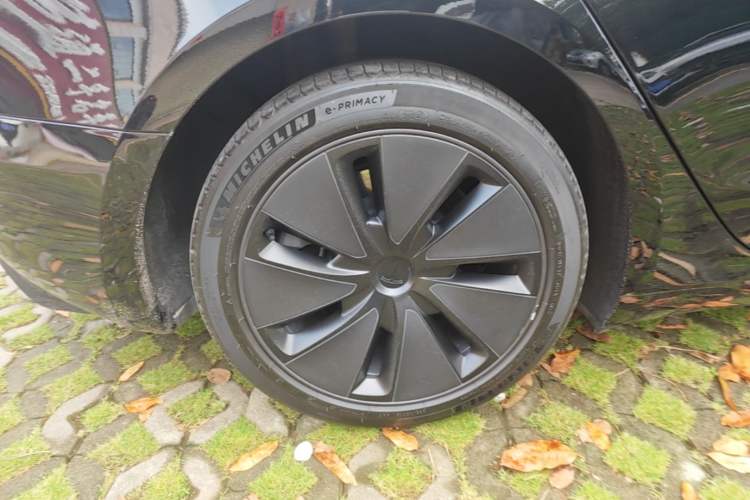Used Tesla Model 3 2023 Rear-Wheel-Drive Version Right Rear Wheel Hub