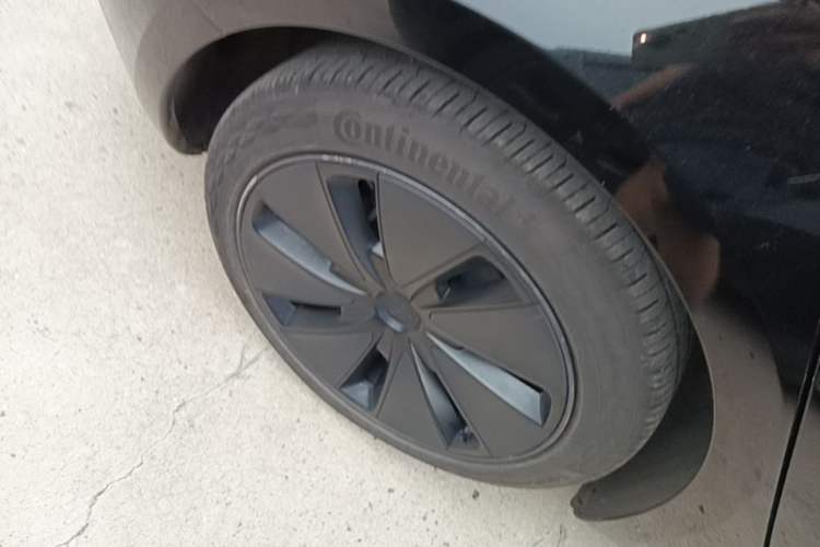 Used Tesla Model 3 2023 Rear-Wheel-Drive Version Right Rear Wheel Hub