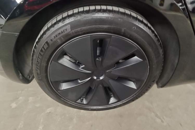 Used Tesla Model 3 2023 Rear-Wheel-Drive Version Right Rear Wheel Hub