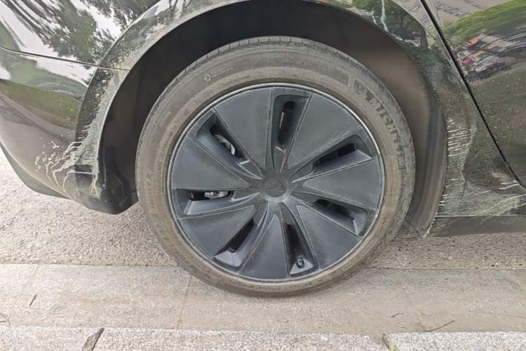 Used Tesla Model 3 2023 Rear-Wheel-Drive Version Right Rear Wheel Hub