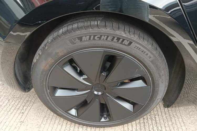 Used Tesla Model 3 2023 Rear-Wheel-Drive Version Right Rear Wheel Hub
