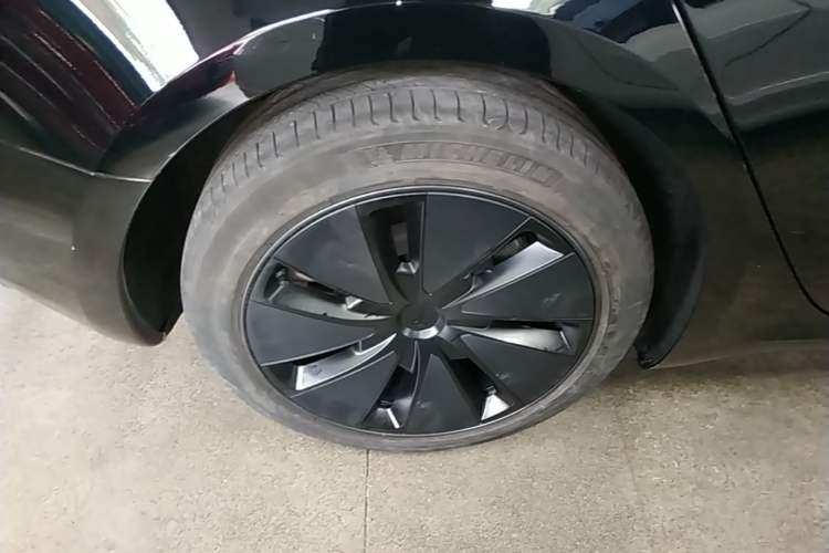 Used Tesla Model 3 2023 Rear-Wheel-Drive Version Right Rear Wheel Hub