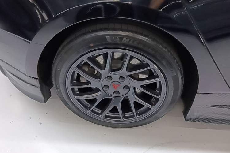 Used Tesla Model 3 2023 Rear-Wheel-Drive Version Right Rear Wheel Hub