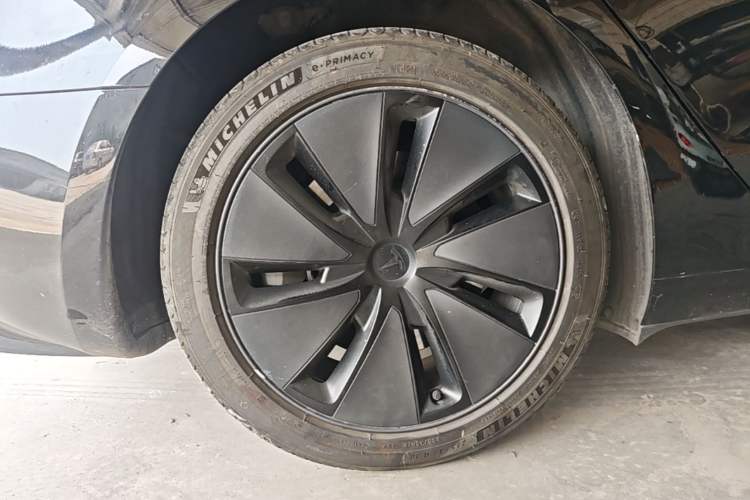 Used Tesla Model 3 2023 Rear-Wheel-Drive Version Right Rear Wheel Hub