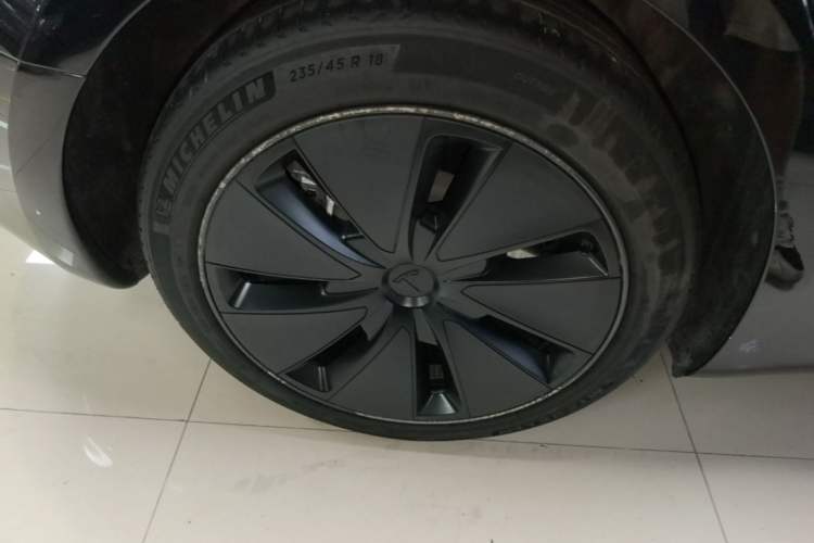 Used Tesla Model 3 2023 Rear-Wheel-Drive Version Right Rear Wheel Hub