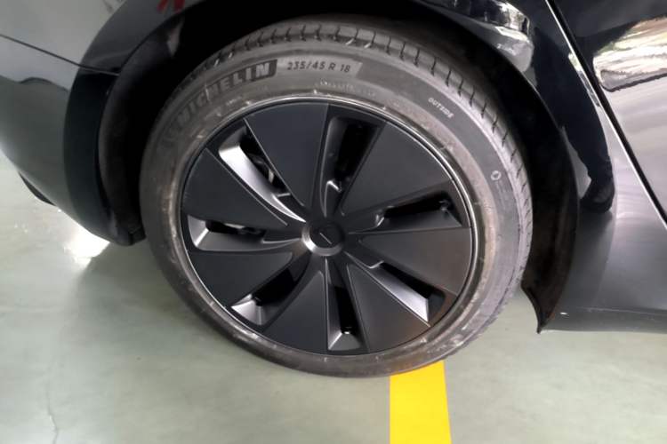Used Tesla Model 3 2023 Rear-Wheel-Drive Version Right Rear Wheel Hub
