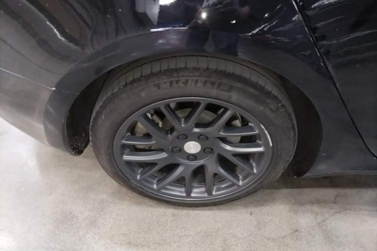 Used Tesla Model 3 2023 Rear-Wheel-Drive Version Right Rear Wheel Hub