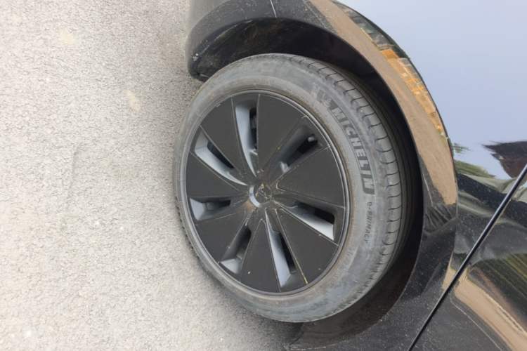Used Tesla Model 3 2023 Long-Range All-Wheel-Drive Version Right Rear Wheel Hub