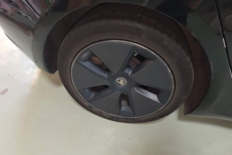 Used Tesla Model 3 2023 Rear-Wheel-Drive Version Right Rear Wheel Hub