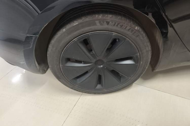 Used Tesla Model 3 2023 Rear-Wheel-Drive Version Right Rear Wheel Hub