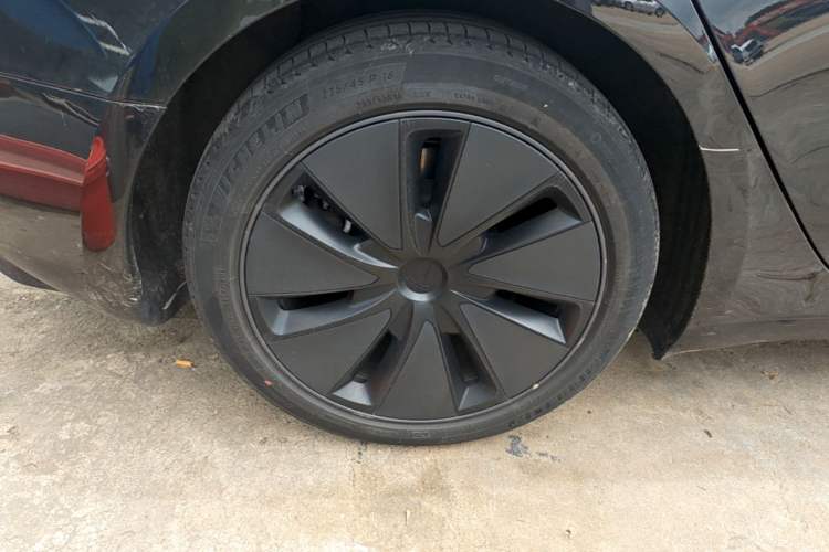 Used Tesla Model 3 2023 Rear-Wheel-Drive Version Right Rear Wheel Hub