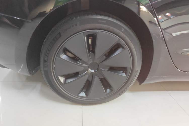 Used Tesla Model 3 2023 Rear-Wheel-Drive Version Right Rear Wheel Hub