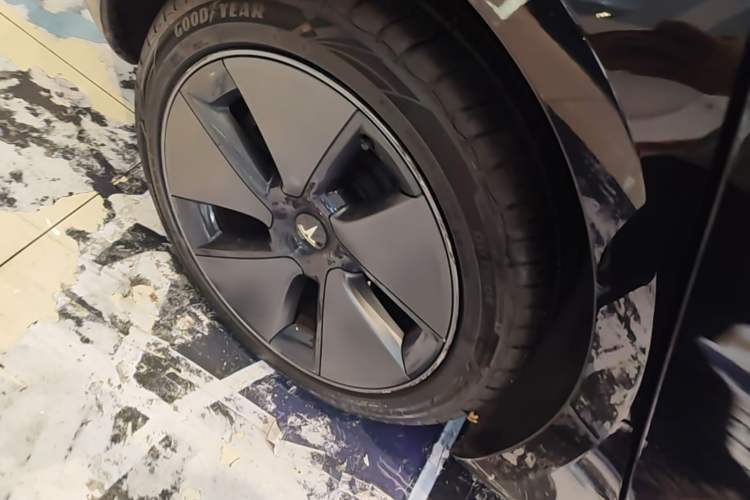 Used Tesla Model 3 2023 Rear-Wheel-Drive Version Right Rear Wheel Hub