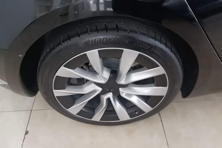 Used Tesla Model 3 2023 Rear-Wheel-Drive Version Right Rear Wheel Hub