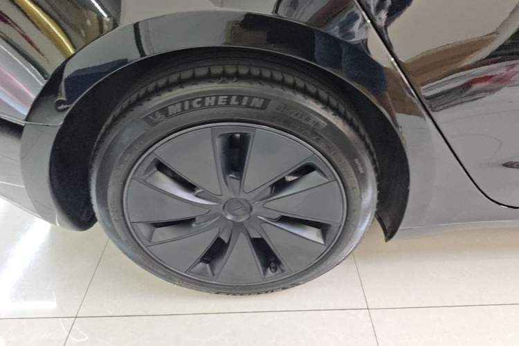 Used Tesla Model 3 2023 Long-Range All-Wheel-Drive Version Right Rear Wheel Hub