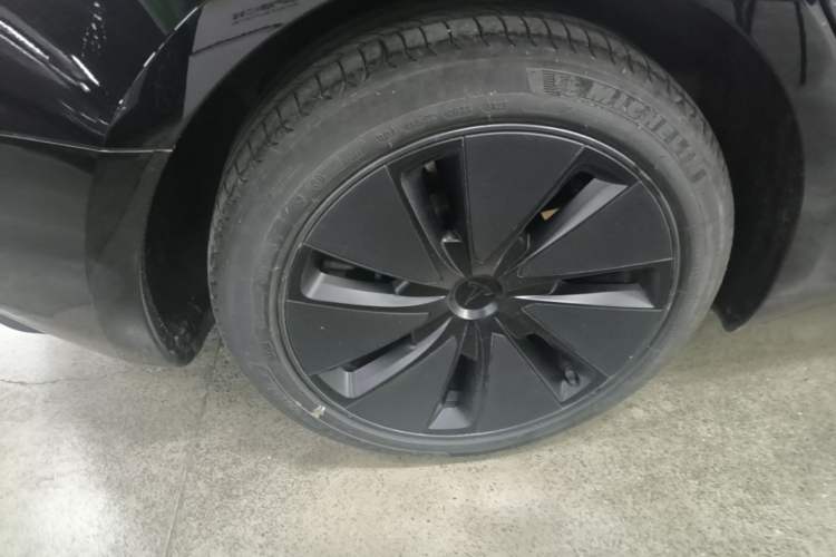 Used Tesla Model 3 2023 Rear-Wheel-Drive Version Right Rear Wheel Hub