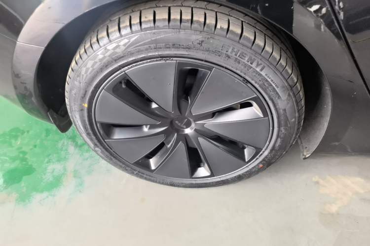 Used Tesla Model 3 2023 Long-Range All-Wheel-Drive Version Right Rear Wheel Hub