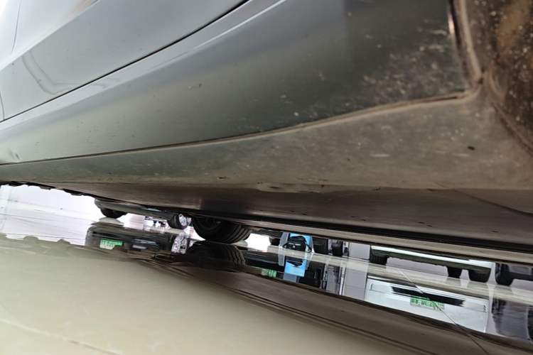 Used Tesla Model 3 2023 Rear-Wheel-Drive Version Right Side Sill