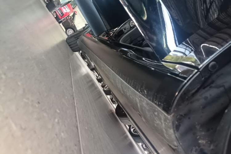 Used Tesla Model 3 2023 Rear-Wheel-Drive Version Right Side Sill