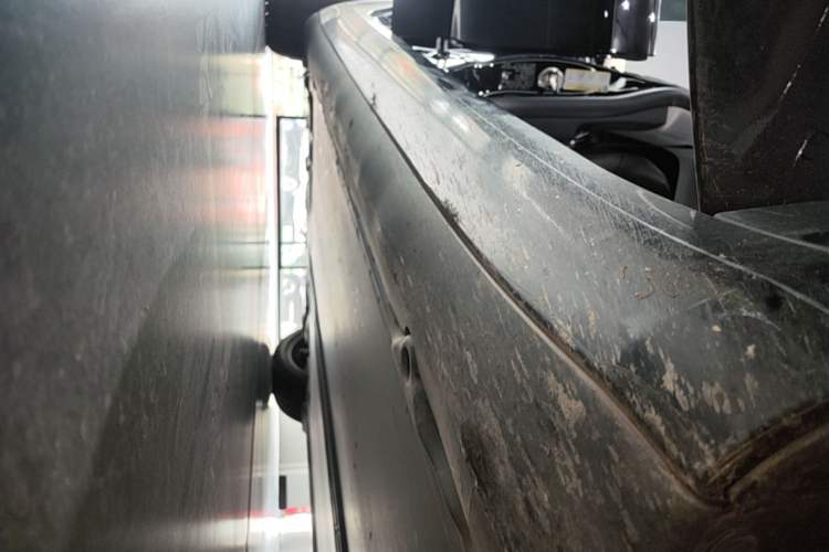 Used Tesla Model 3 2023 Rear-Wheel-Drive Version Right Side Sill