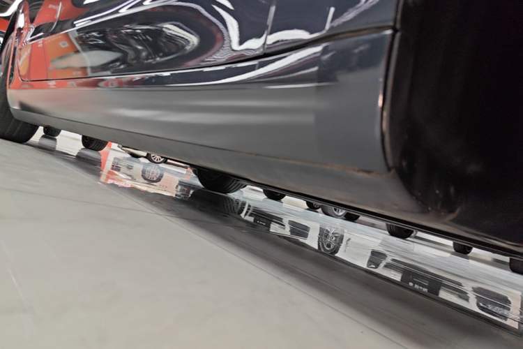 Used Tesla Model 3 2023 Long-Range All-Wheel-Drive Version Right Side Sill