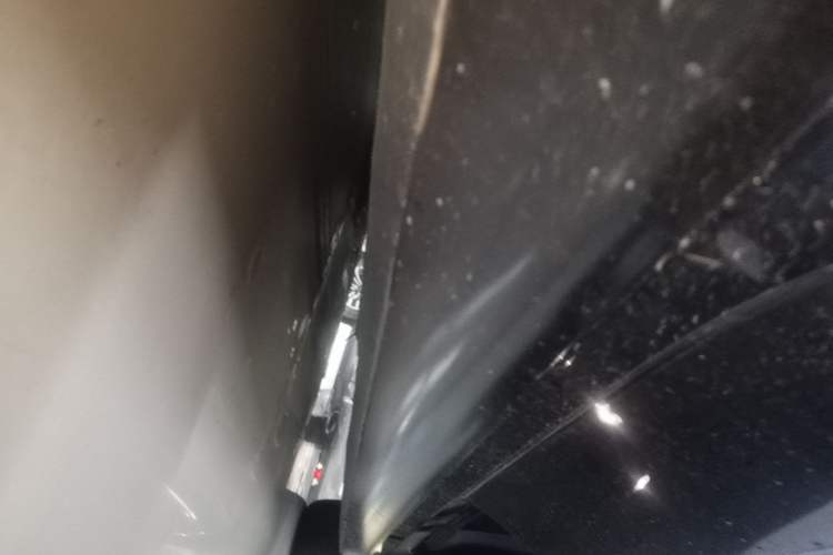 Used Tesla Model 3 2023 Long-Range All-Wheel-Drive Version Right Side Sill