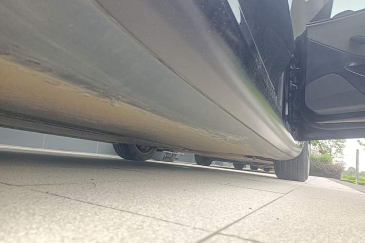 Used Tesla Model 3 2023 Rear-Wheel-Drive Version Right Side Sill